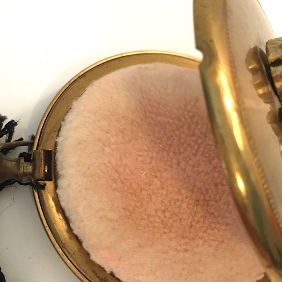 Vintage Zell 1950’s Fifth Avenue Powder Compact w/Tassel - Picture 6 of 8